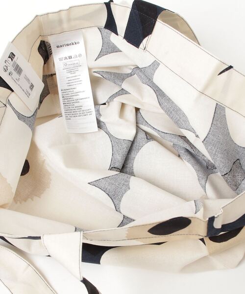 marimekko（マリメッコ）の「Pieni Unikko / tote bag  44x43 cm（トートバッグ・レディース・ホワイト×ネイビー・FREE）」の7枚目の写真