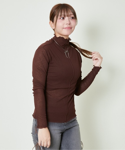 GORGE(ゴージ)の「《透け感×メロウフリル》レイヤード主役トップス/華奢見えハイネック(Tシャツ/カットソー・レディース・アイボリー/ブラック/ブラウン/ボルドー・F)」の4枚目の写真