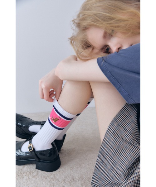 KEITA MARUYAMA（ケイタマルヤマ）の「【LILYBROWN×KEITA MARUYAMA】Motif Embroidery Line ソックス（ソックス/靴下・レディース・ピンク/サックスブルー・FREE）」の3枚目の写真