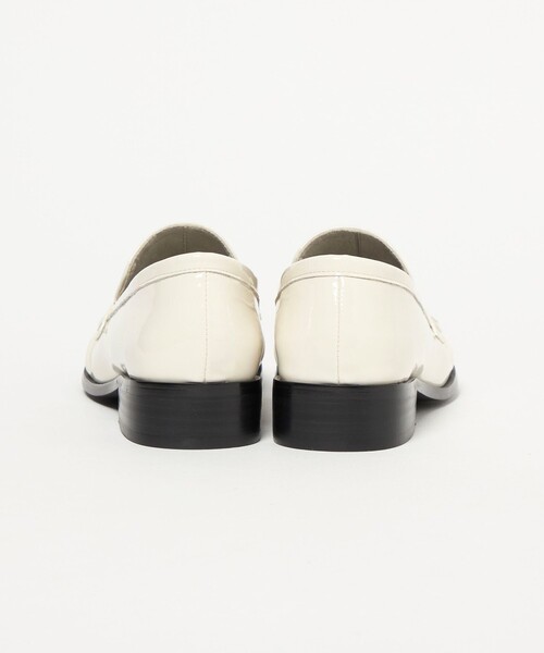 SY UNITED ARROWS(シーユナイテッドアローズ)の「<SY> オブリークローファー フラット30↑(ローファー・レディース・オフホワイト/ブラック/レッド・22.5cm/23cm/23.5cm/24cm/24.5cm/25cm)」の7枚目の写真