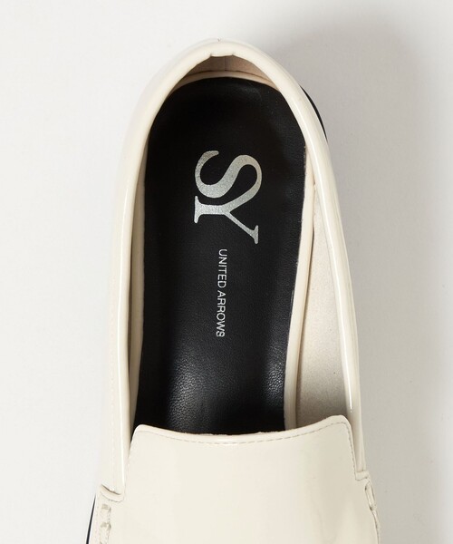 SY UNITED ARROWS(シーユナイテッドアローズ)の「<SY> オブリークローファー フラット30↑(ローファー・レディース・オフホワイト/ブラック/レッド・22.5cm/23cm/23.5cm/24cm/24.5cm/25cm)」の9枚目の写真