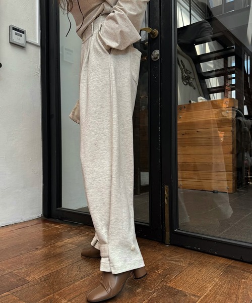 WILLFULLY（ウィルフリー）の「hem button side tuck tapered PT（その他パンツ・レディース・ブラック/グレー/オートミール・FREE）」の4枚目の写真