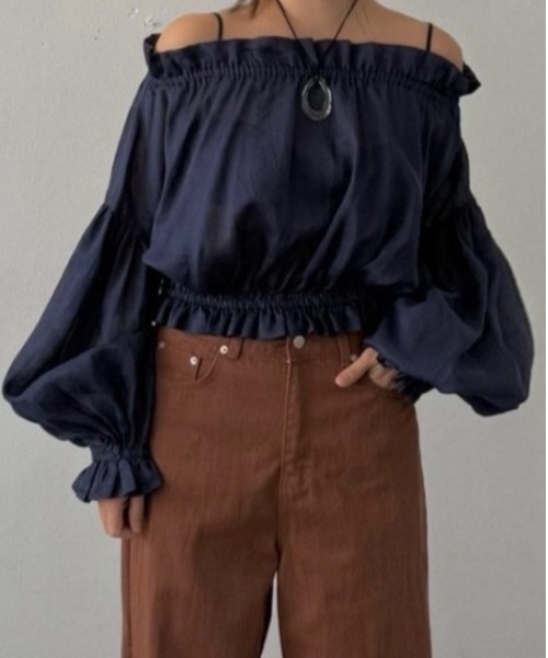 FREE STYLISTS（フリー スタイリスト）の「YUGA_YGMC Off-the-shoulder volume sleeve blouse（シャツ/ブラウス・レディース・ベビーピンク/ホワイト/ネイビー・FREE）」の11枚目の写真