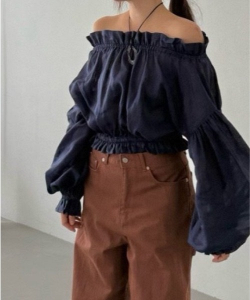 FREE STYLISTS（フリー スタイリスト）の「YUGA_YGMC Off-the-shoulder volume sleeve blouse（シャツ/ブラウス・レディース・ベビーピンク/ホワイト/ネイビー・FREE）」の12枚目の写真