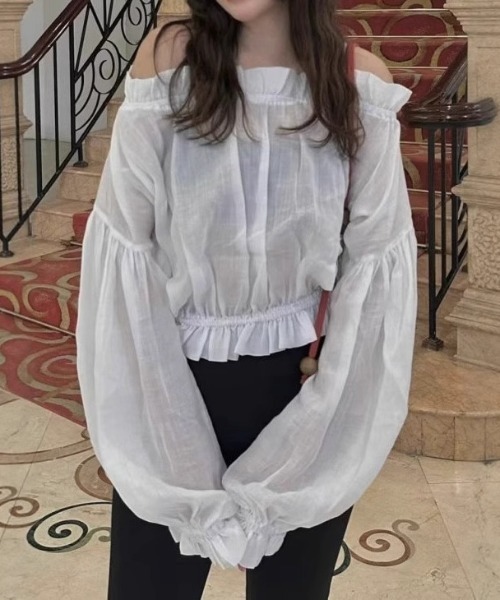 FREE STYLISTS（フリー スタイリスト）の「YUGA_YGMC Off-the-shoulder volume sleeve blouse（シャツ/ブラウス・レディース・ベビーピンク/ホワイト/ネイビー・FREE）」の13枚目の写真