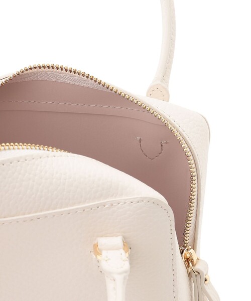 TOCCA（トッカ）の「ECLAT CARRE LEATHERBAG レザーバッグ（ハンドバッグ・レディース・ベージュ系/ブラック系/アイボリー系/ブルー系・F）」の9枚目の写真