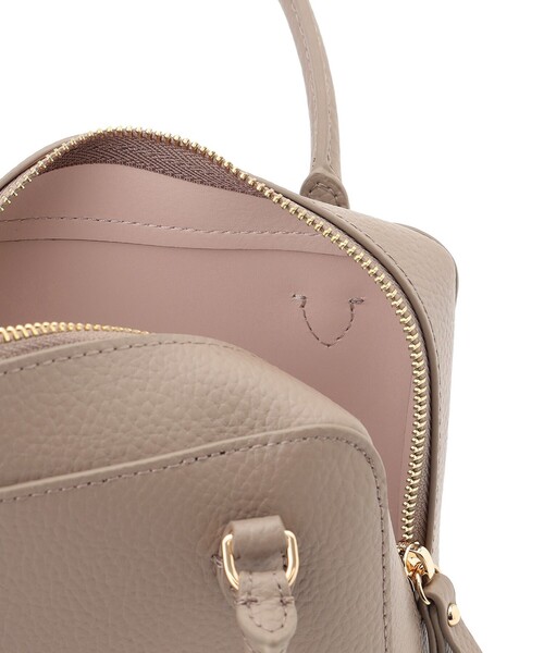 TOCCA（トッカ）の「ECLAT CARRE LEATHERBAG レザーバッグ（ハンドバッグ・レディース・ベージュ系/ブラック系/アイボリー系/ブルー系・F）」の5枚目の写真