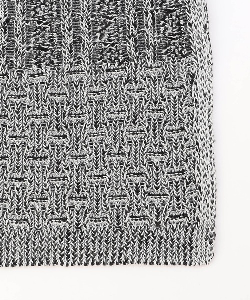 NICOLE CLUB FOR MEN（ニコルクラブフォーメン）の「編地切替 プレーティングマフラー（マフラー・メンズ・ブラック系/ホワイト系2/ホワイト系1・FREE）」の5枚目の写真