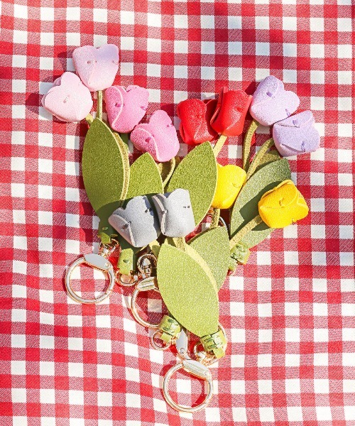 ムラ　ホリデーラッピング、チャーム付き リップポーチ付きレザーチャーム （キーホルダー・ストラップ