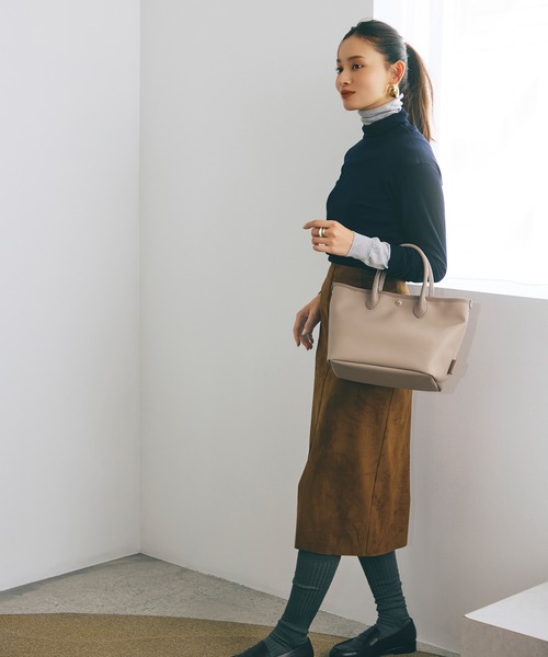 Breath TOPKAPI(ブレストプカピ)の「【Breath TOPKAPI】RIPPLE リプル レザーハンドル ミニ トートバッグ(トートバッグ・レディース・ブラック/アイボリー/グレイッシュベージュ・FREE)」の4枚目の写真