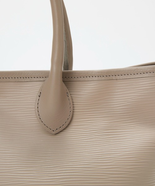 Breath TOPKAPI(ブレストプカピ)の「【Breath TOPKAPI】RIPPLE リプル レザーハンドル ミニ トートバッグ(トートバッグ・レディース・ブラック/アイボリー/グレイッシュベージュ・FREE)」の21枚目の写真