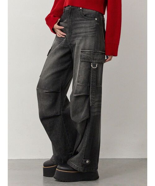 MURUA（ムルーア）の「2wayカーゴデニム（デニムパンツ・レディース・ブラック/ライトブルー・1/2）」の2枚目の写真