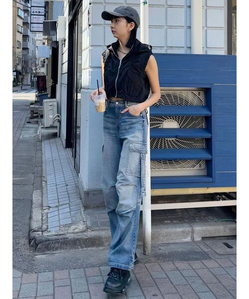 MURUA（ムルーア）の「2wayカーゴデニム（デニムパンツ・レディース・ブラック/ライトブルー・1/2）」の17枚目の写真