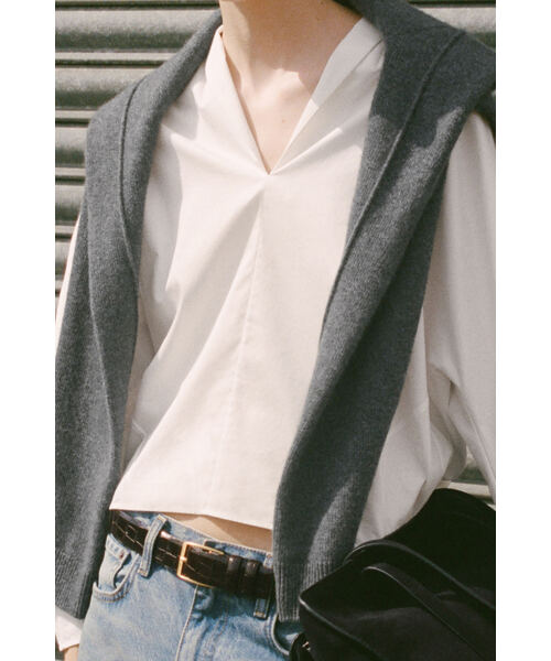COS(コス)の「メリノウールVネックセーター(ニット/セーター・レディース・グレー系その他/ブルー系1・L/XS/S/M)」の13枚目の写真