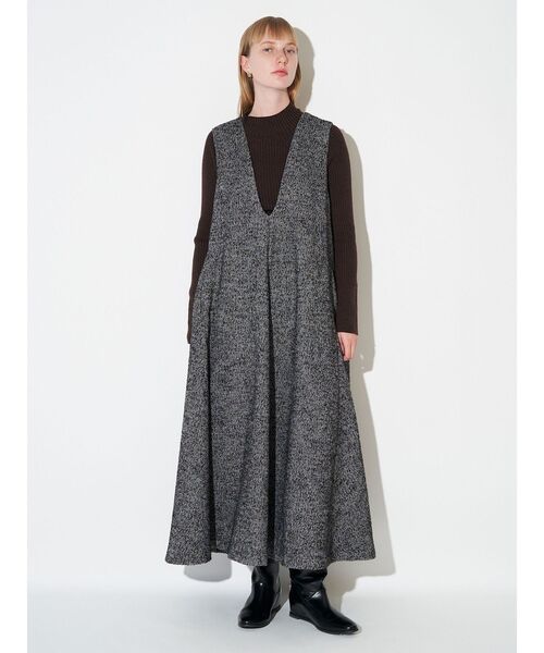 ELENDEEK（エレンディーク）の「ツィードディープVネックワンピース（ワンピース・レディース・ブラック/ブラウン・01/02）」の2枚目の写真