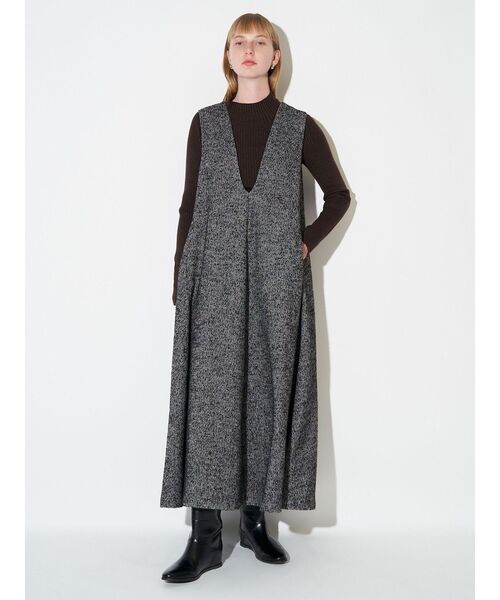 ELENDEEK（エレンディーク）の「ツィードディープVネックワンピース（ワンピース・レディース・ブラック/ブラウン・01/02）」の3枚目の写真