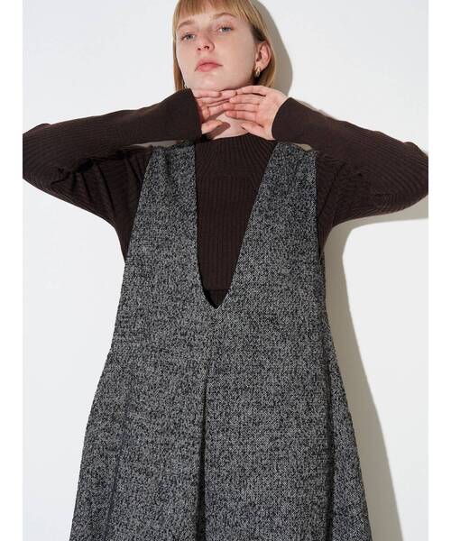 ELENDEEK（エレンディーク）の「ツィードディープVネックワンピース（ワンピース・レディース・ブラック/ブラウン・01/02）」の5枚目の写真