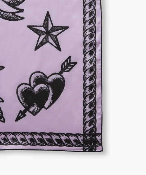 anna sui nyc(アナ スイ エヌ ワイ シー)の「グラフィックサテンスカーフ(バンダナ/スカーフ・レディース・ラベンダー/グレー/ライム/イエロー・FREE)」の15枚目の写真