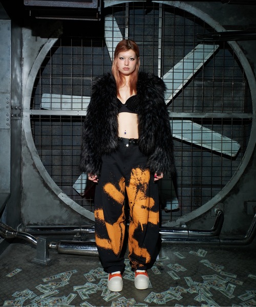 dollslutz(ドルズラッツ)の「【dollslutz】fake fur short blouson / 【ドルズラッツ】フェイクファーショートブルゾン(ブルゾン・レディース・ブラック/ピンク・FREE)」の5枚目の写真