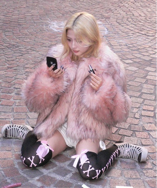 dollslutz(ドルズラッツ)の「【dollslutz】fake fur short blouson / 【ドルズラッツ】フェイクファーショートブルゾン(ブルゾン・レディース・ブラック/ピンク・FREE)」の21枚目の写真