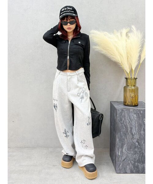 EVRIS（エヴリス）の「チャームコーデュロイCAP（キャップ・レディース・ブラック/ブラウン・FREE）」の21枚目の写真