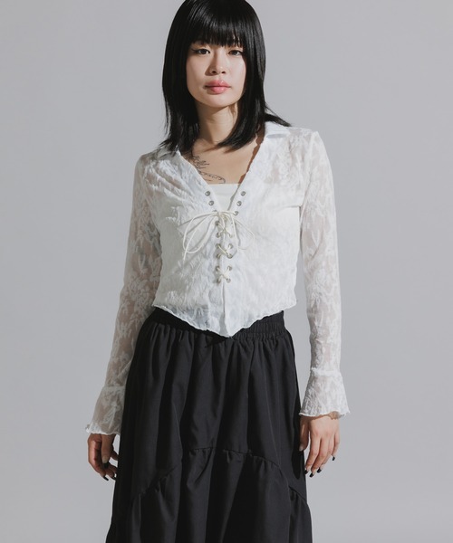Chick（チック）の「Lace-Up Floral Lace Tops / レースアップ 花柄レーストップス（シャツ/ブラウス・レディース・ホワイト/ブラック・FREE）」の3枚目の写真