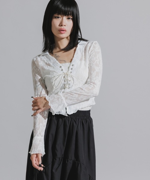 Chick（チック）の「Lace-Up Floral Lace Tops / レースアップ 花柄レーストップス（シャツ/ブラウス・レディース・ホワイト/ブラック・FREE）」の4枚目の写真