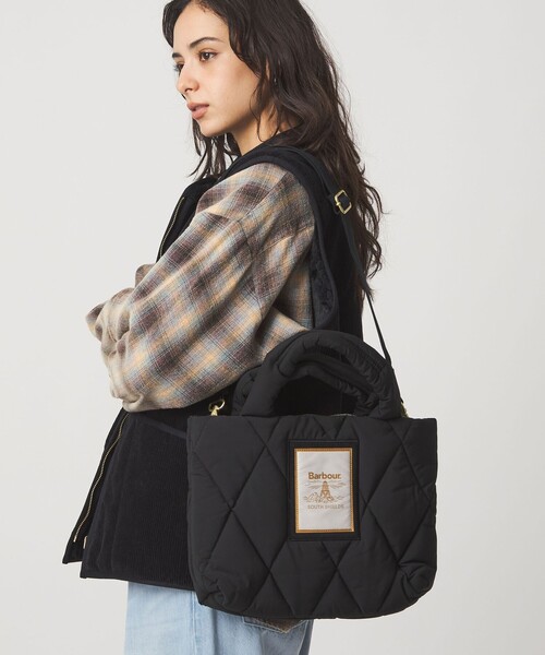Barbour（バブアー）の「＜Barbour＞キルティング トートバッグ（ミニ）（トートバッグ・レディース・ブラック/オリーブ・FREE）」の2枚目の写真
