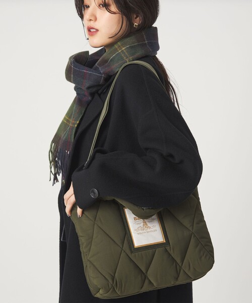 Barbour（バブアー）の「＜Barbour＞キルティング トートバッグ（ミニ）（トートバッグ・レディース・ブラック/オリーブ・FREE）」の3枚目の写真