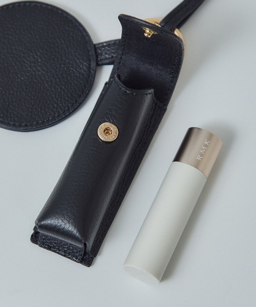 SALON adam et rope'（サロン アダム エ ロペ）の「【WS（ドゥーブル）】チャーム付きナチュラルレザー2WAYキューブバッグ（ショルダーバッグ・レディース・ブラック・FREE）」の5枚目の写真