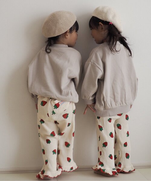 BREEZE(ブリーズ)の「【裏起毛】あったかロゴバリエーショントレーナー_ジュニア対応(スウェット・キッズ・パープル/キナリ/ネイビー/チャコール/キャメル/サックスブルー/アイボリー/エメラルド/レッド/ブラック・90/110/120/80/100/150/130/140)」の22枚目の写真