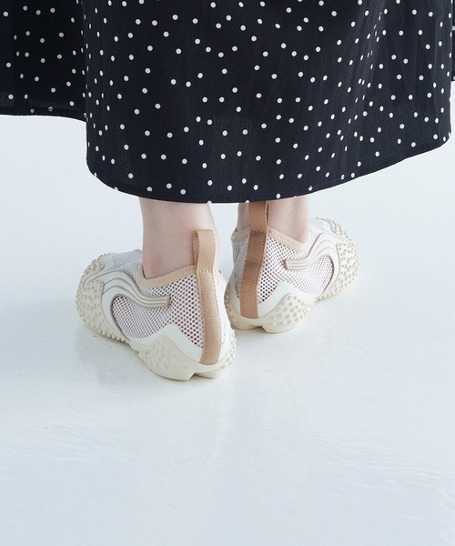 PUMA(プーマ)の「【PUMA】MOSTRO FLEX MESH(スニーカー・レディース・アイボリー/ブラック・23.5cm/23cm/25cm/24.5cm/24cm)」の16枚目の写真