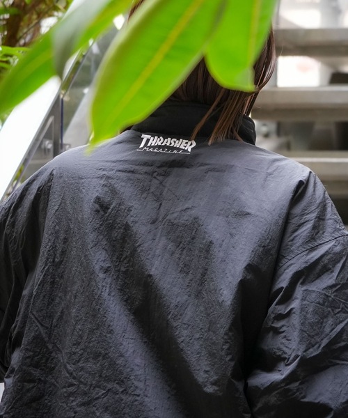 THRASHER（スラッシャー）の「NYLON/BOA REVERSIBLE STAND JACKET/THRASHER スラッシャー ボア リバーシブル スタンドジャケット 2WAY フリース ストリート スケーター カジュアル アウター（その他アウター・メンズ・カーキ/ブラック/ライトグレー・MEDIUM/LARGE/X-LARGE）」の8枚目の写真
