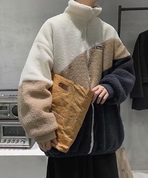SHEPP(シープ)の「ボアフリースカラーブロック切り替えジャケット(ブルゾン・メンズ・ブルー/ベージュ・M)」の1枚目の写真