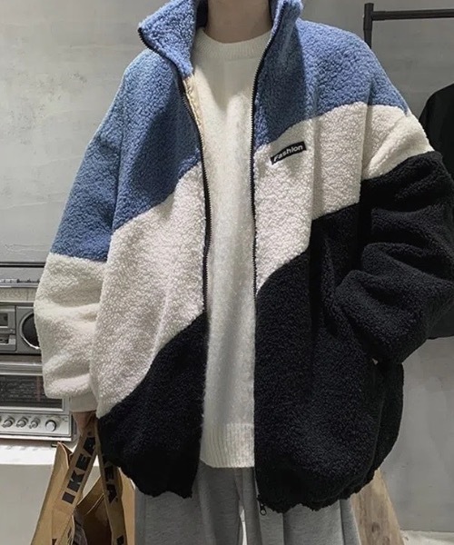 SHEPP(シープ)の「ボアフリースカラーブロック切り替えジャケット(ブルゾン・メンズ・ブルー/ベージュ・M)」の2枚目の写真