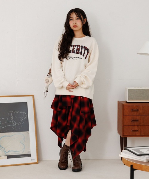 repipi armario（レピピ アルマリオ）の「ベロアワッペンルーズウラケ（スウェット・キッズ・アイボリー/ブラック/グレー/ネイビー・SMALL/MEDIUM/LARGE）」の5枚目の写真