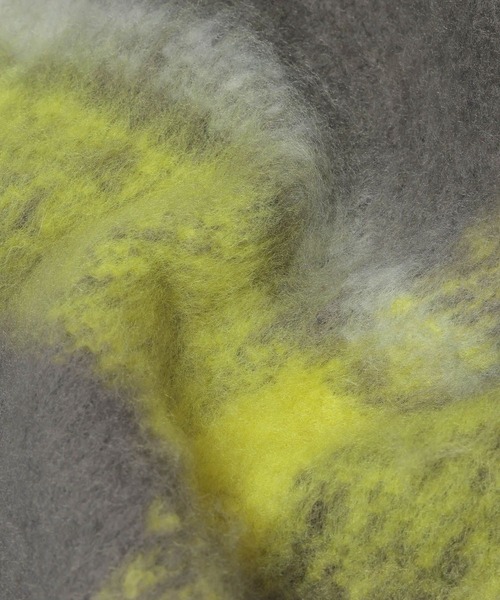 LAKOLE（ラコレ）の「チェックブークレーマフラー / 576684（マフラー・メンズ・ブラウン/グリーン/チャコール・FREE）」の13枚目の写真