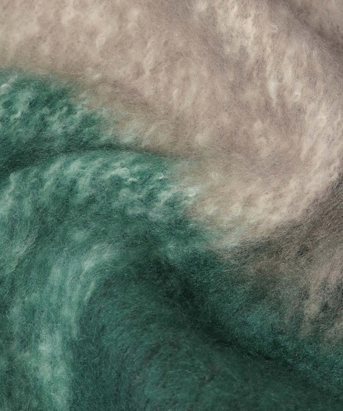 LAKOLE（ラコレ）の「チェックブークレーマフラー / 576684（マフラー・メンズ・ブラウン/グリーン/チャコール・FREE）」の15枚目の写真