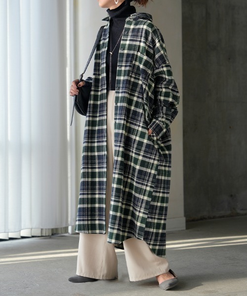 HUG.U(ハグユー)の「チェックロングシャツワンピース(シャツワンピース・レディース・レッド/グリーン/ブラウン/スモークグレー・FREE)」の1枚目の写真