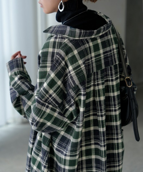 HUG.U(ハグユー)の「チェックロングシャツワンピース(シャツワンピース・レディース・レッド/グリーン/ブラウン/スモークグレー・FREE)」の22枚目の写真