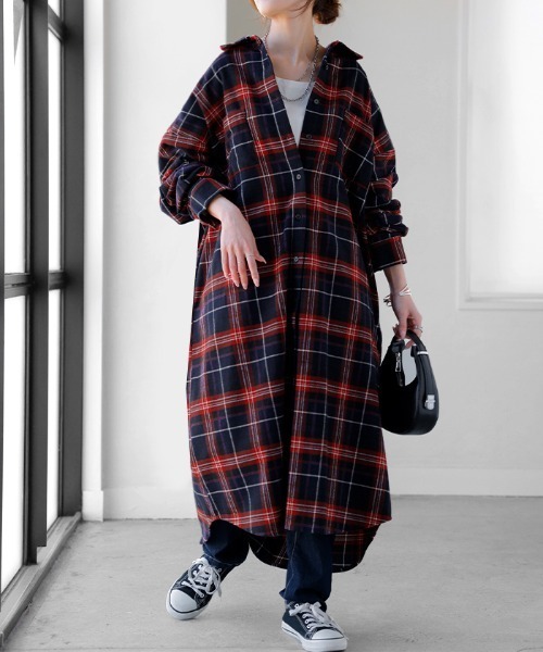 HUG.U(ハグユー)の「チェックロングシャツワンピース(シャツワンピース・レディース・レッド/グリーン/ブラウン/スモークグレー・FREE)」の8枚目の写真