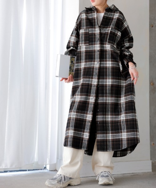 HUG.U(ハグユー)の「チェックロングシャツワンピース(シャツワンピース・レディース・レッド/グリーン/ブラウン/スモークグレー・FREE)」の12枚目の写真