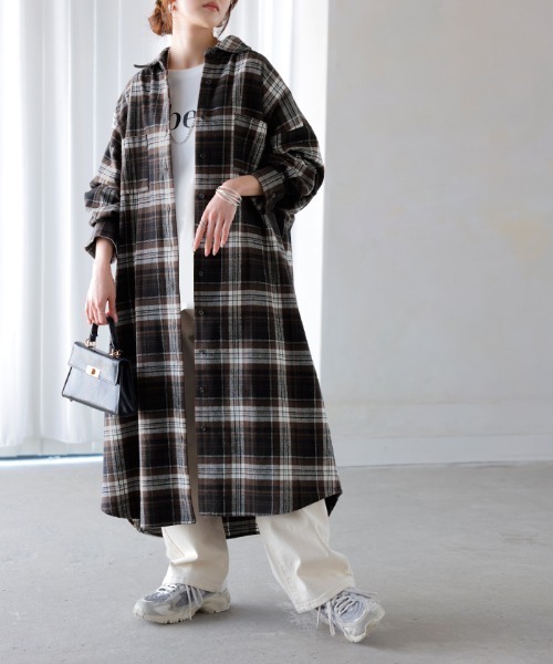 HUG.U(ハグユー)の「チェックロングシャツワンピース(シャツワンピース・レディース・レッド/グリーン/ブラウン/スモークグレー・FREE)」の11枚目の写真