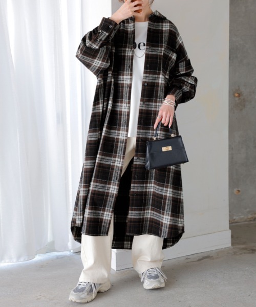 HUG.U(ハグユー)の「チェックロングシャツワンピース(シャツワンピース・レディース・レッド/グリーン/ブラウン/スモークグレー・FREE)」の15枚目の写真