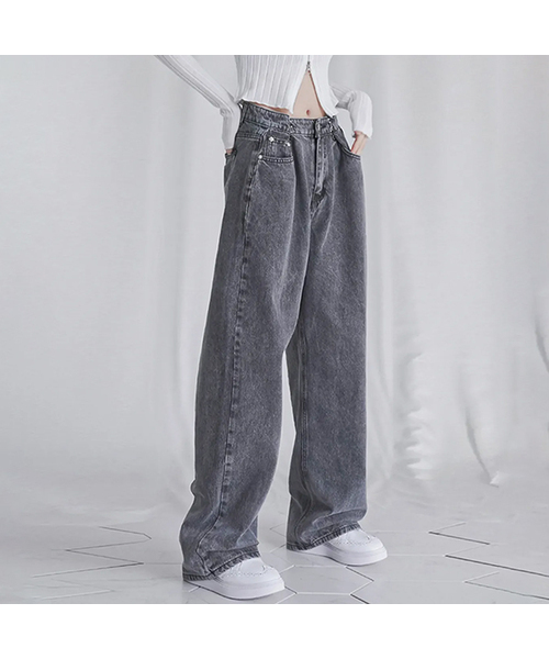 AVANDRESS(アバンドレス )の「BUCKLE WIDE DENIM PANTS GREY(デニムパンツ・レディース・その他・SMALL/MEDIUM/LARGE/X-LARGE)」の1枚目の写真