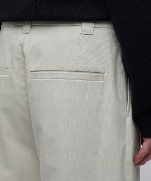 MUSINSA STANDARD（ムシンサスタンダード）の「カーブドワイドチノパンツ[クリーム]（その他パンツ・メンズ・その他・40/38/33/26/27/28/29/42/36/34/32/30/31）」の11枚目の写真