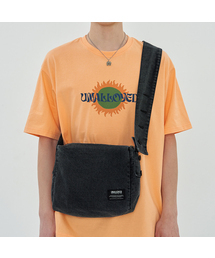 UNALLOYED（アナロイド）の「ボタンレザーバッグ / ブラック（メッセンジャーバッグ）」