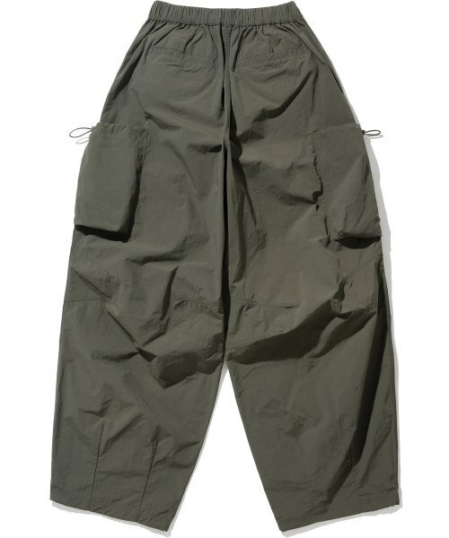 NOT4NERD（ノットフォーナード）の「Nylon Big Pocket Parachute Pants - Khaki（スウェットパンツ・レディース・その他・LARGE/MEDIUM/X-LARGE/SMALL）」の3枚目の写真