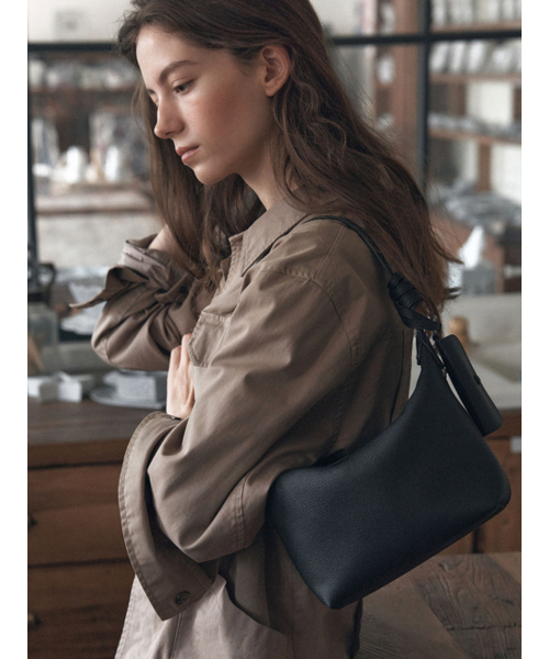 DEMERIEL（ドゥメリエル）の「Veneta Volume Bag Black（ショルダーバッグ・レディース・その他・FREE）」の3枚目の写真