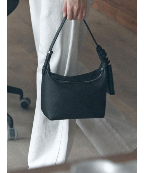 DEMERIEL（ドゥメリエル）の「Veneta Volume Bag Black（ショルダーバッグ・レディース・その他・FREE）」の4枚目の写真